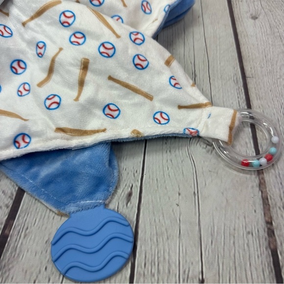 NWT Modern Baby 2pk Soft swaddle blankets w/ Snuggle Blankie  baseball themed - Picture 4 of 7